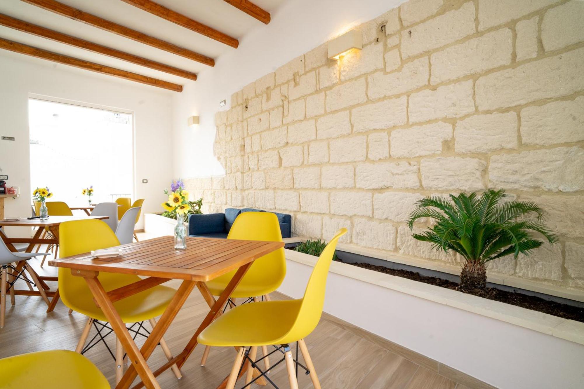 Pietra Bianca Bed and Breakfast Cutrofiano Buitenkant foto