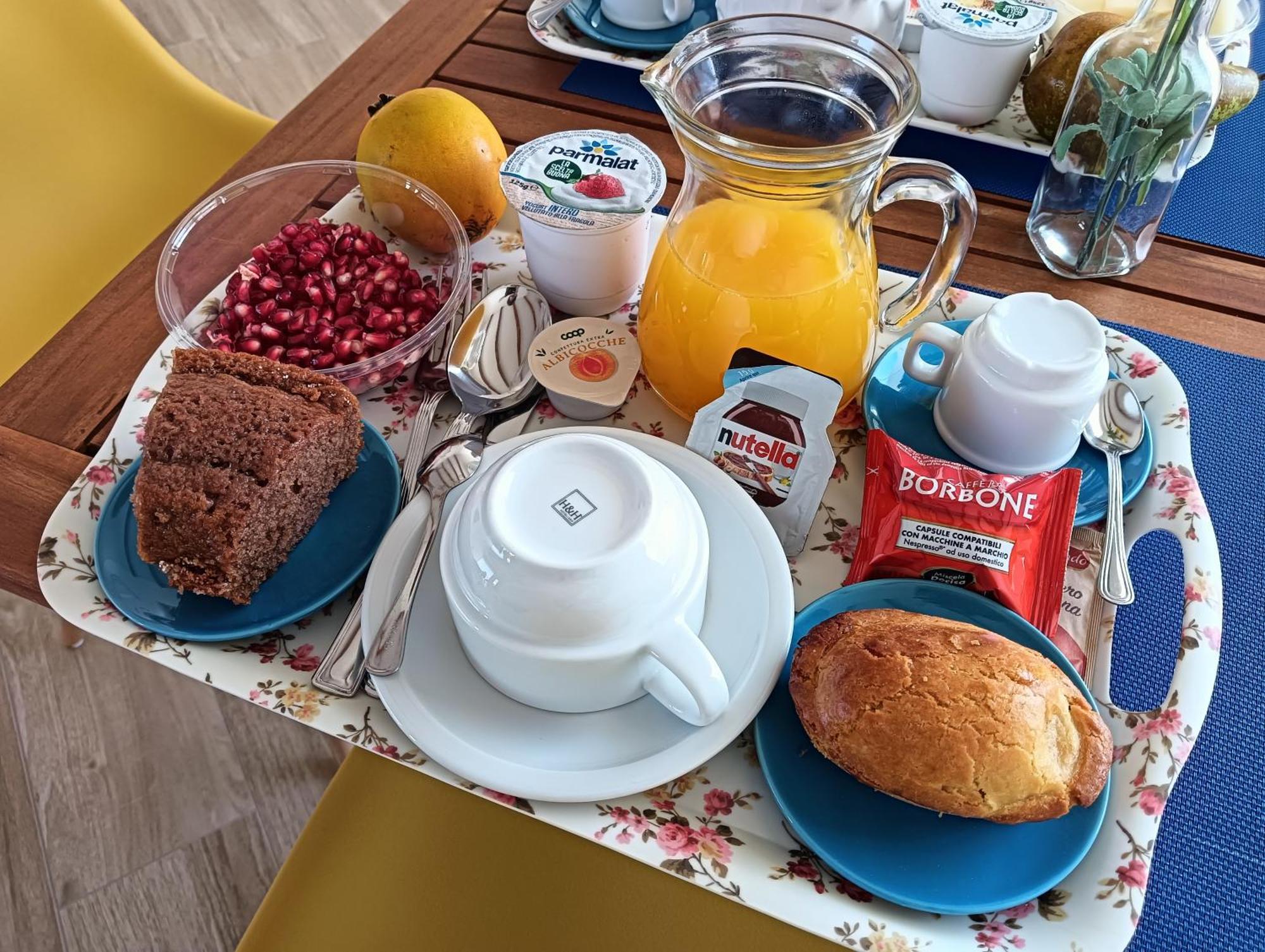 Pietra Bianca Bed and Breakfast Cutrofiano Buitenkant foto